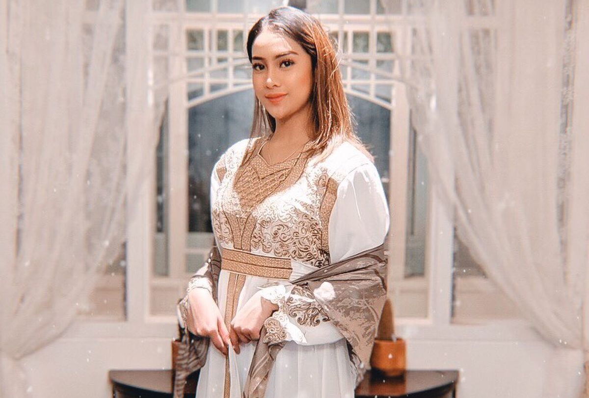 5 Ide Outfit Lebaran ala Anya Geraldine, Tampil Anggun dan Memesona