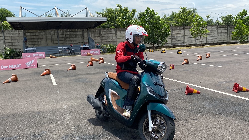 7 Tips Berkendara Motor yang Aman saat Puasa