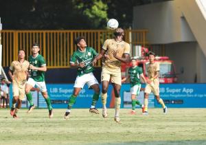 Arema FC Dibantai PSS Sleman 1-4, Pelatih Sebut Ambisi Raih Kemenangan Jadi Bumerang