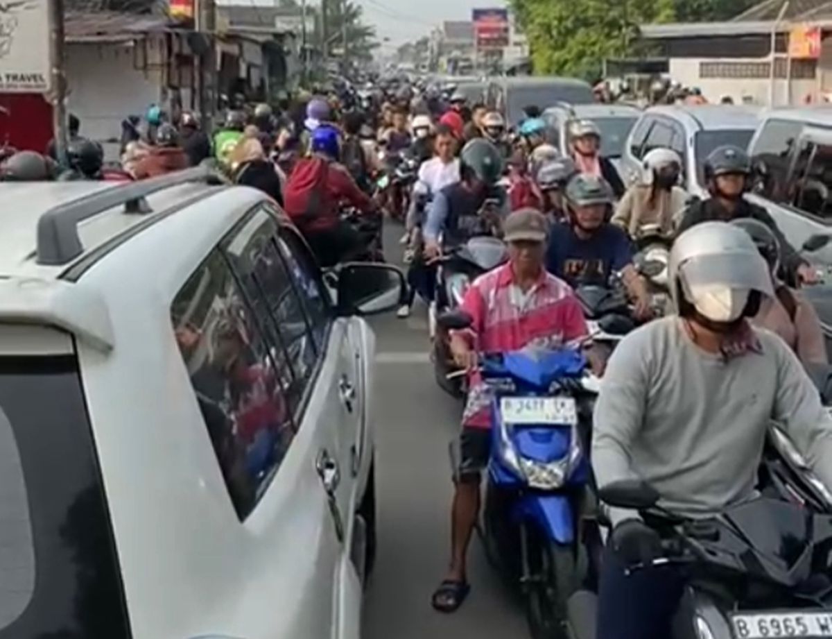 Macet Parah Imbas Peninggian Jalan Benda Raya Tangsel, 2 Jalur Nyaris Tak Bergerak