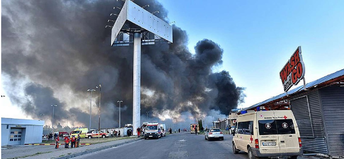 Serangan Rusia Hantam Supermarket Kharkiv, Butuh 16 Jam Padamkan Api