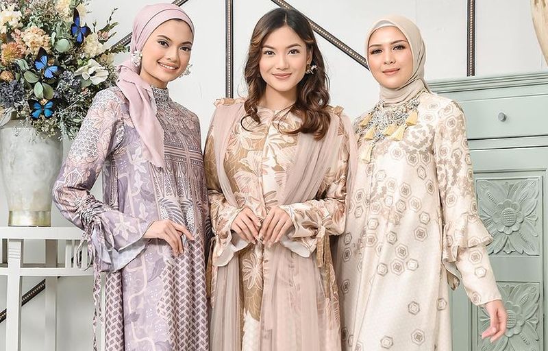 Tips Memilih Baju Sarimbit untuk Lebaran Tahun Ini, Jangan Takut Pilih Warna yang Berani