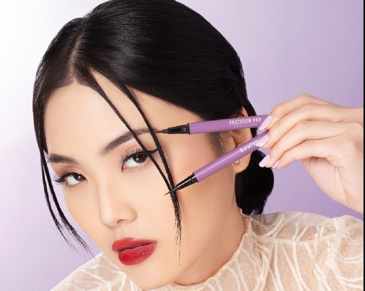 Tips Menyesuaikan Eyeliner dengan Bentuk Mata