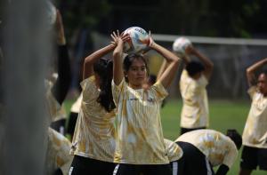 Jelang Timnas Wanita Indonesia vs Singapura, Satoru Mochizuki Berharap Garuda Pertiwi Bisa Menang