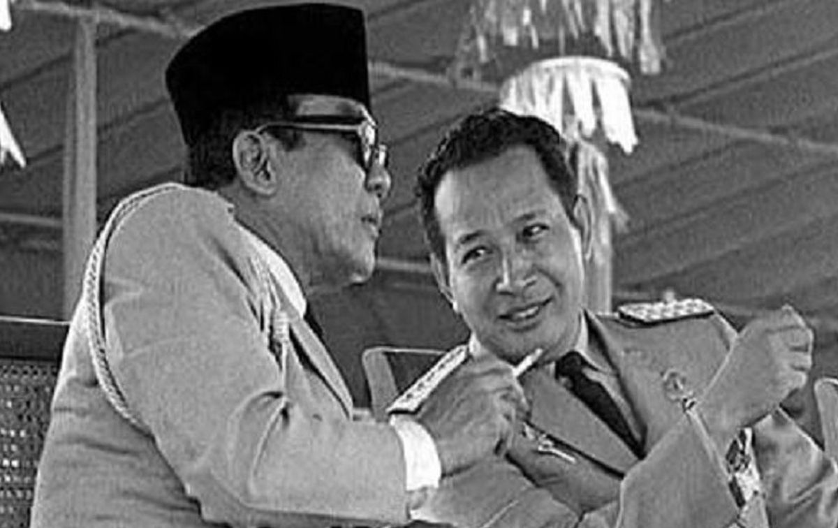 Ketika Bung Karno Ngamuk Caci Soeharto Opsir Koppig