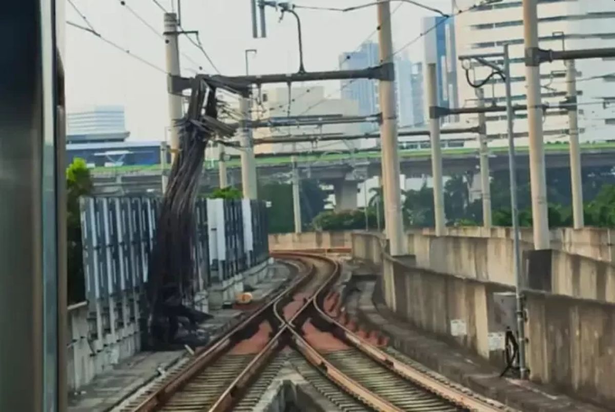 Kronologi Besi Crane Jatuh dari Proyek Gedung Kejagung versi MRT Jakarta