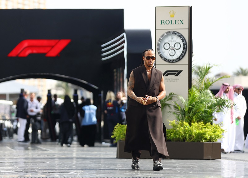 Lewis Hamilton Frustrasi dengan Performa Mobil Mercedes W15 di F1 GP Arab Saudi 2024