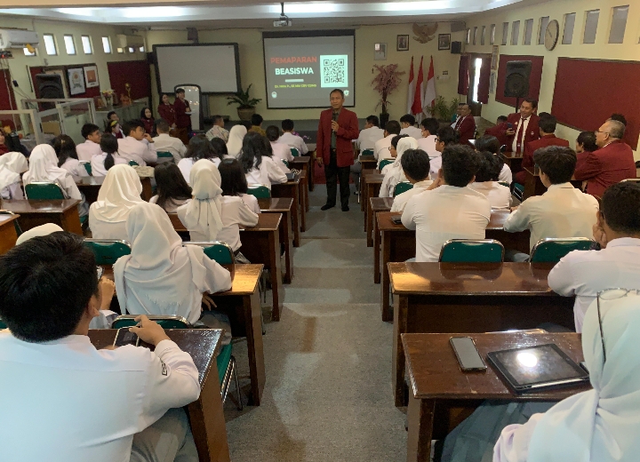 Mahasiswa S2 SPS Unhan Sosialisasi Bela Negara di SMAN 8 Jakarta