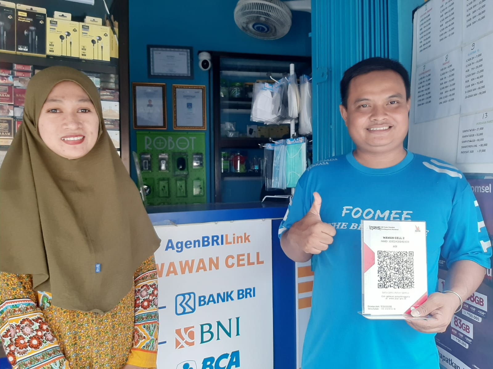 Manfaatkan QRIS BRI, Agen BRILink Wawan Cell Dapat Banyak Nasabah Anak Muda