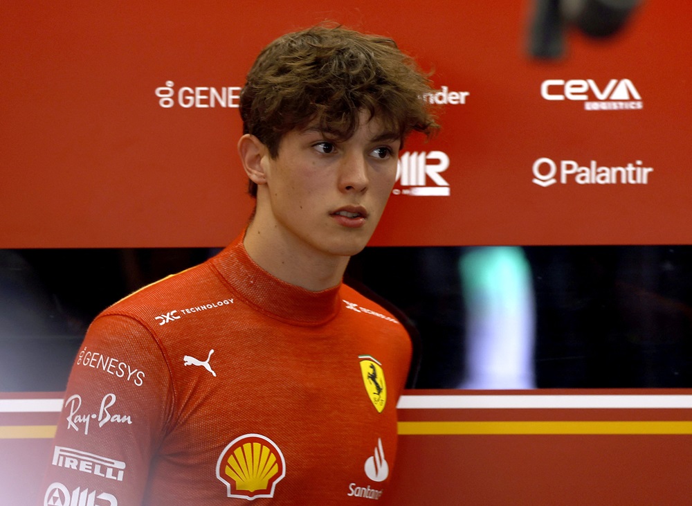 Petinggi Red Bull Sarankan Scuderia Ferrari Segera Carikan Wonderkid-nya Kursi di F1 2025