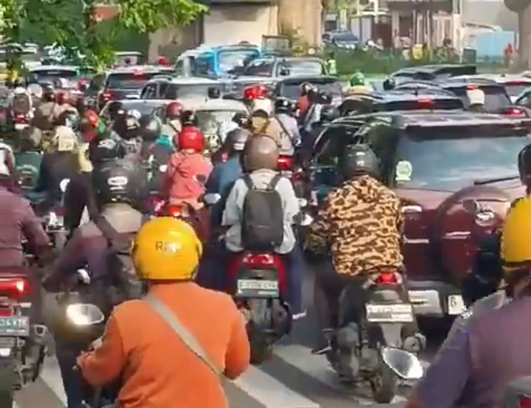 Sejumlah Jalan di Jakarta Macet di Hari Pertama Masuk Kerja Usai Libur Panjang Waisak