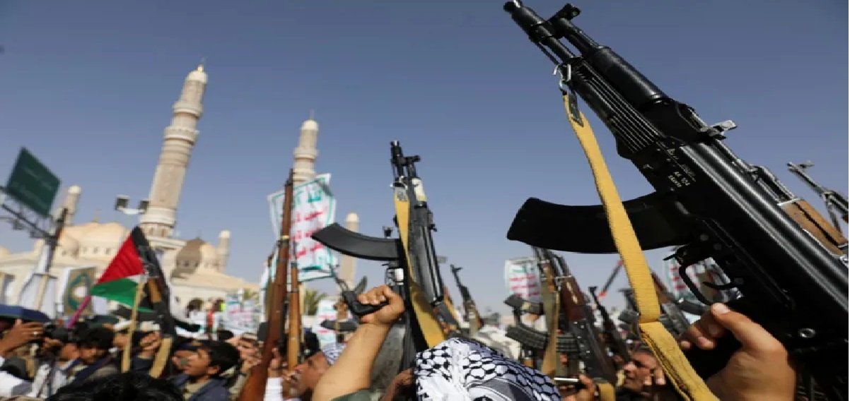 Serangan Rudal Houthi Hantam Kapal di Teluk Aden, 1 Orang Pelaut Terluka Parah
