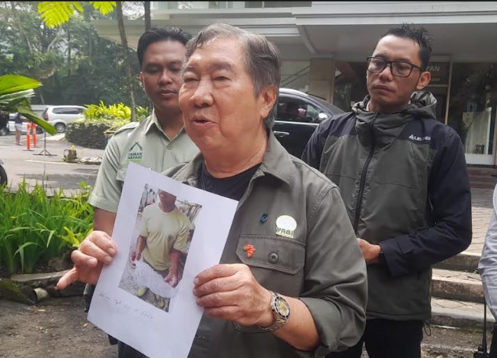 Taman Safari Indonesia Koordinasi dengan Polisi, Cari Pengunjung yang Beri Makan Kuda Nil Sampah Plastik