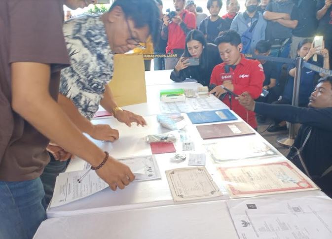 Barang Bukti yang Disita Polisi dari Pegi Tersangka Kasus Vina Cirebon: Ijazah hingga STNK
