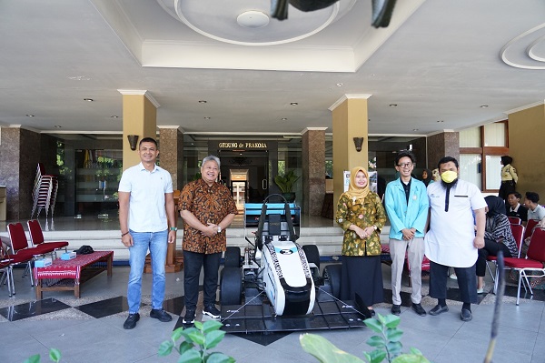 Canggih! Ini Mobil Balap untuk Formula SAE Italia 2024 Ciptaan Mahasiswa UNS