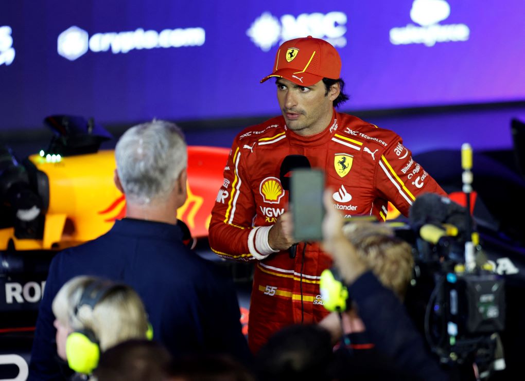 Ferrari Datangkan Lewis Hamilton, Carlos Sainz Masih Bingung soal Masa Depannya