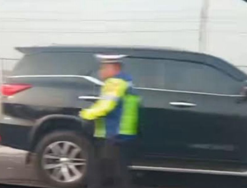 Mobil Dinas Polri Tabrak Elf di Tol MBZ, Polisi: Dugaan Awal Mengantuk