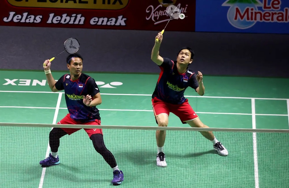 Momen Mohammad Ahsan Emosi hingga Banting Raket Usai Ditikung Maut Pebulu Tangkis China di Indonesia Open 2024