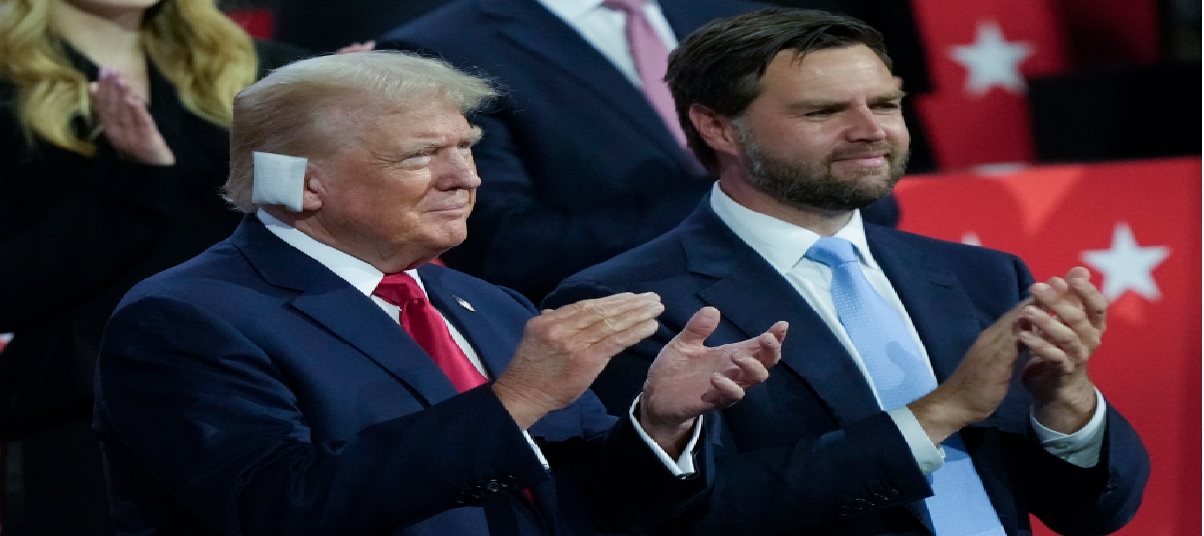 Muncul dengan Perban Besar di Telinga, Donald Trump Umumkan JD Vance Jadi Wapresnya