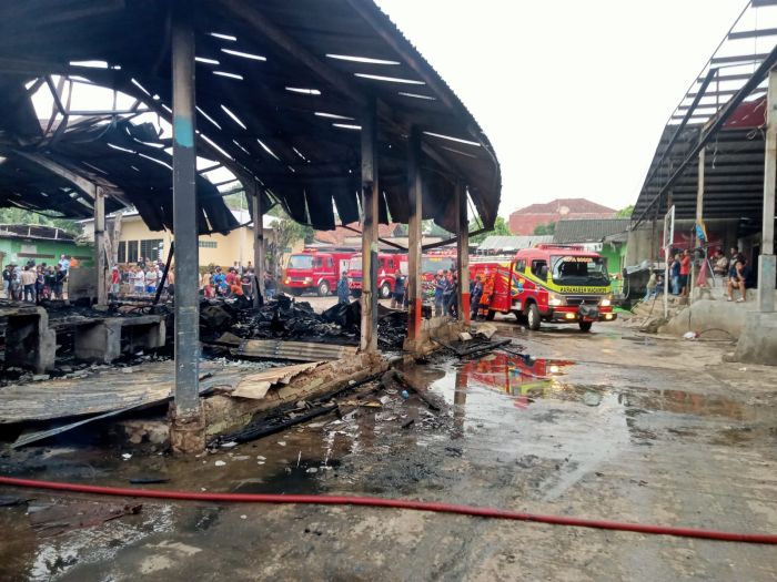 Puluhan Lapak Pedagang di Pasar Induk TU Kemang Kota Bogor Terbakar