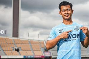 Jadi Model Jersey Suwon FC, Pratama Arhan Disebut Cuma Jadi Alat Marketing!