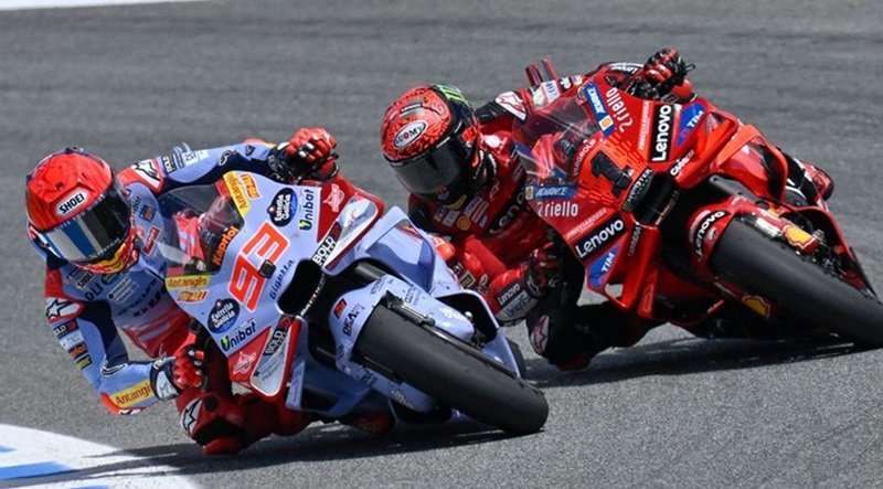 Jadi Rekan Setim di MotoGP 2025, Marc Marquez Lempar Psy War ke Francesco Bagnaia