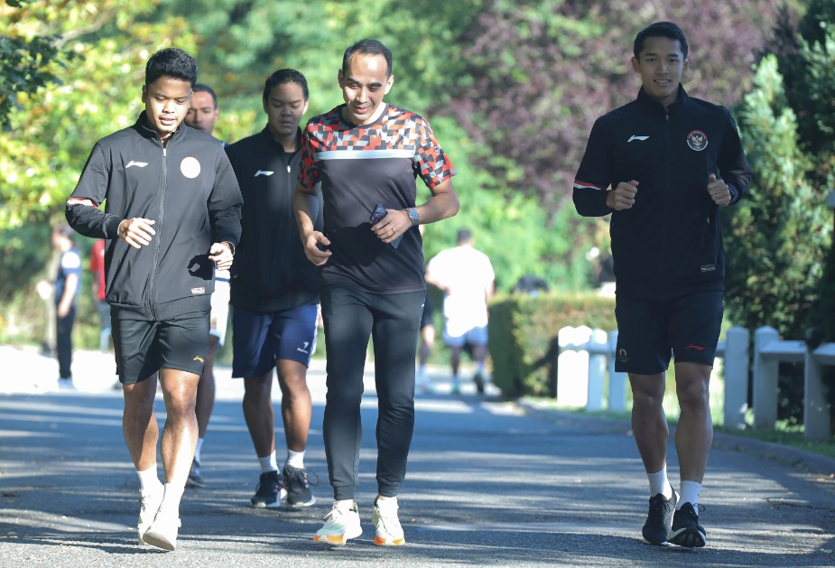 Jonatan Christie dkk Latihan Conditioning Sebelum Jajal Venue Olimpiade 2024