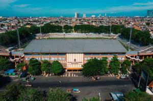 Kenapa Banyak Pohon-Pohon Besar di Tribun Stadion Gelora 10 November? Ini Alasannya