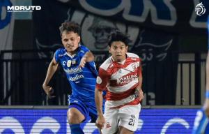 Hasil Babak Pertama Persib Bandung vs Madura United di Leg I Final Liga 1 2023-2024: Skor Sama Kuat 0-0