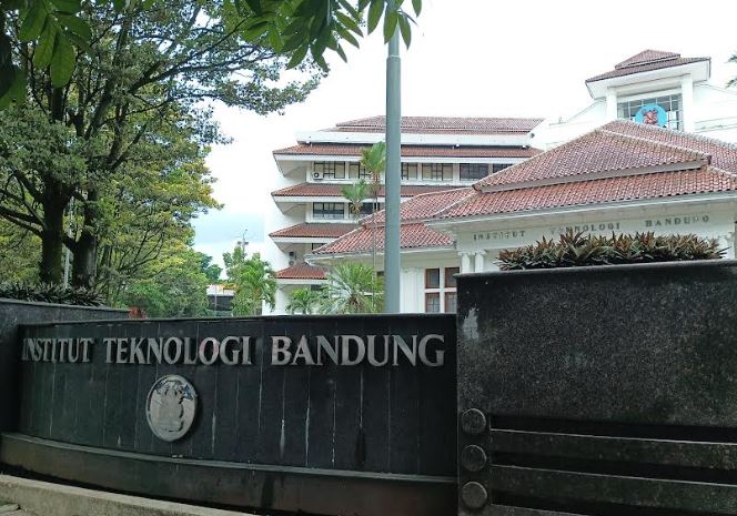 Polemik Kerja Paruh Waktu bagi Mahasiswa ITB Penerima Beasiswa UKT